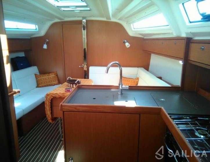 Bavaria 37 Cruiser - Yacht Charter Sailica