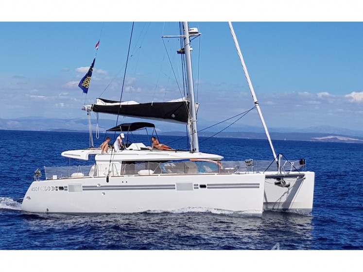 Lagoon 450  Flybridge - Yacht Charter Sailica