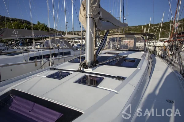 Dufour 430 Grand Large - Yacht Charter Sailica