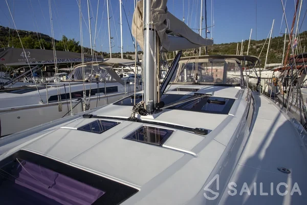 Dufour 430 Grand Large - Yacht Charter Sailica