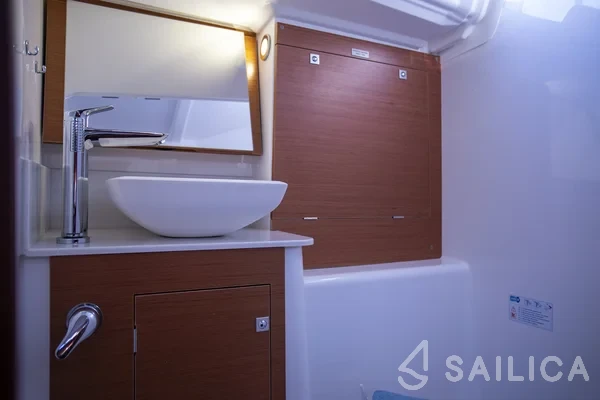 Dufour 360 GL - Yacht Charter Sailica
