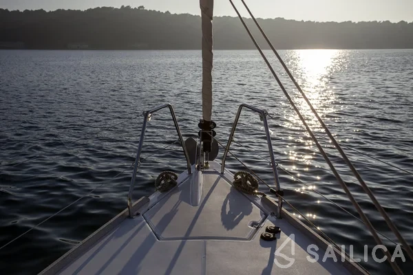 Dufour 360 GL - Yacht Charter Sailica