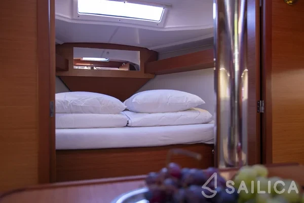 Dufour 360 GL - Yacht Charter Sailica