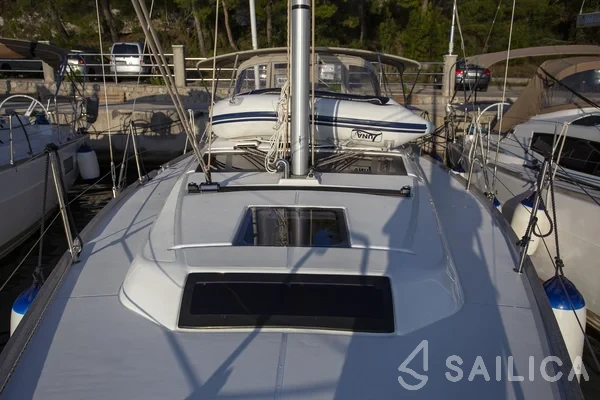 Dufour 360 GL - Yacht Charter Sailica