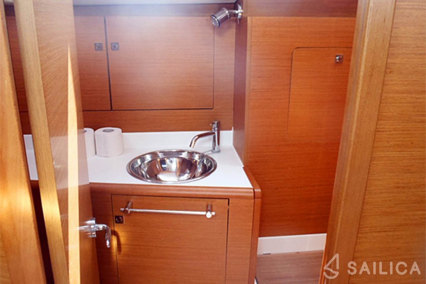 Sun Odyssey 439 - Yacht Charter Sailica