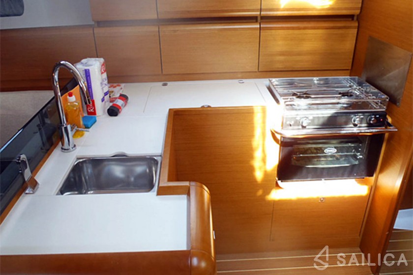 Sun Odyssey 439 - Yacht Charter Sailica