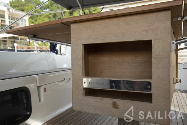 Dufour 520 GL - Yacht Charter Sailica