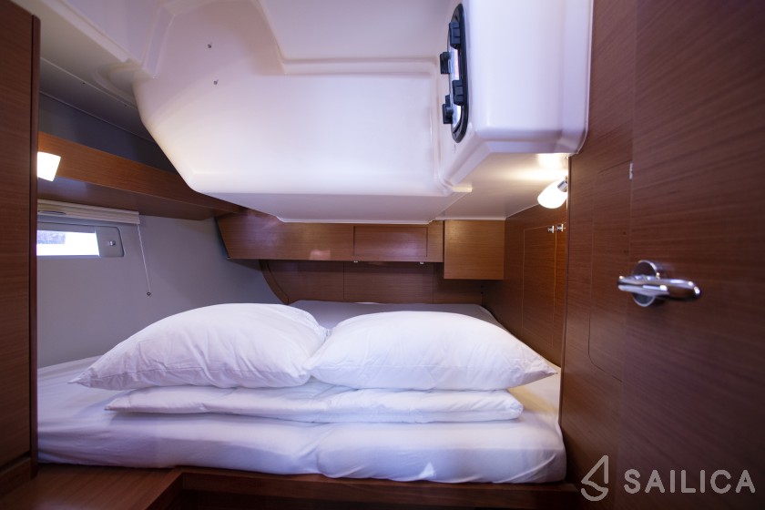 Dufour 430 Grand Large - Yacht Charter Sailica