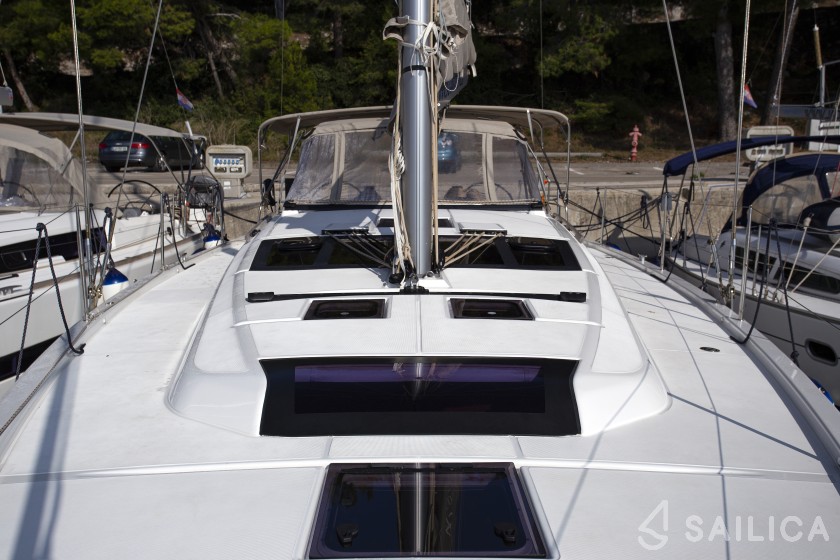 Dufour 430 Grand Large - Yacht Charter Sailica