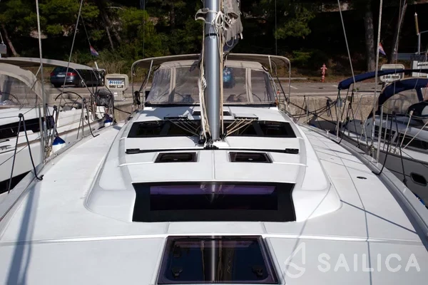 Dufour 430 Grand Large - Yacht Charter Sailica