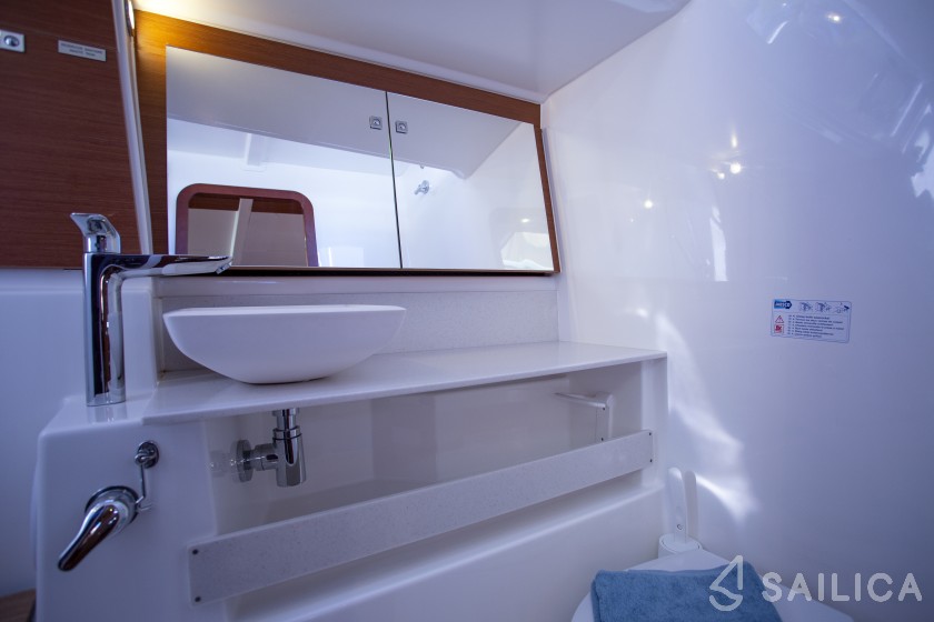 Dufour 430 Grand Large - Yacht Charter Sailica
