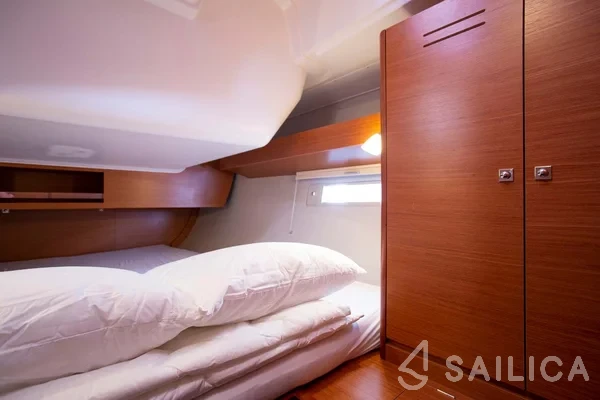 Dufour 430 Grand Large - Yacht Charter Sailica