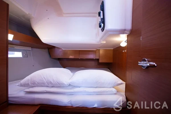Dufour 430 Grand Large - Yacht Charter Sailica