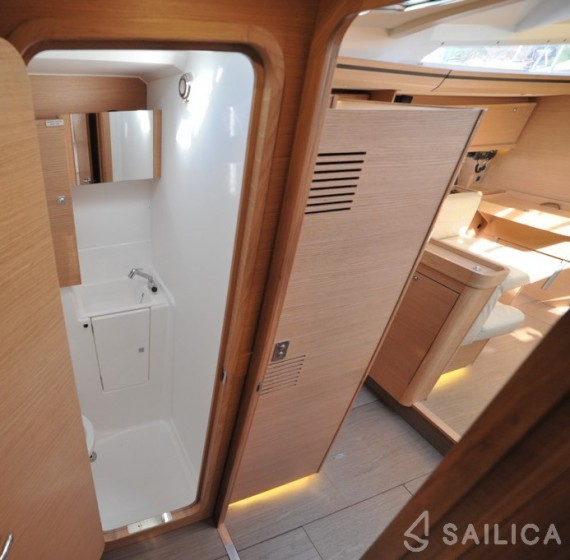 Dufour 56 Exclusive - Yacht Charter Sailica