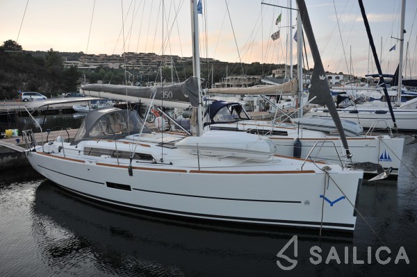 Dufour 350 Grand Large - Yacht Charter Sailica