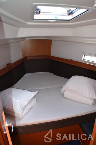 Bavaria 37 Cruiser - Yacht Charter Sailica