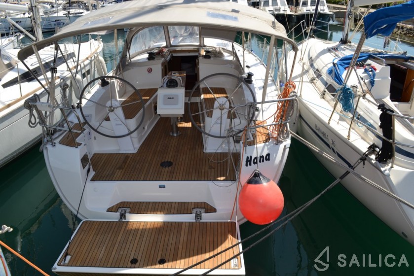 Bavaria 37 Cruiser - Yacht Charter Sailica