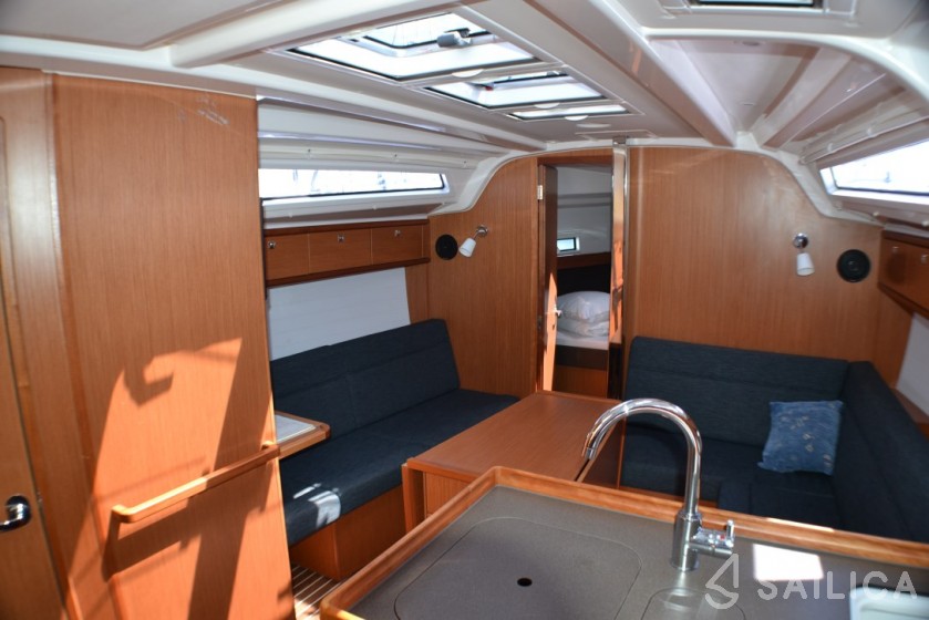 Bavaria 37 Cruiser - Yacht Charter Sailica