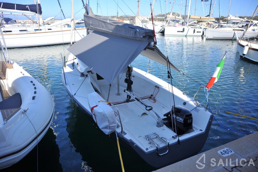 Beneteau 25 - Yacht Charter Sailica