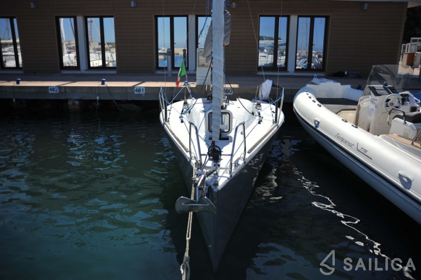 Beneteau 25 - Yacht Charter Sailica