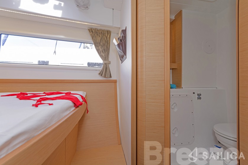 Lagoon 42 - Yacht Charter Sailica