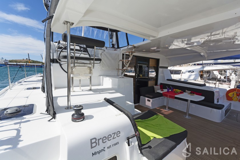 Lagoon 42 - Yacht Charter Sailica