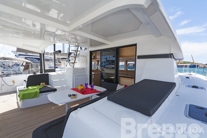 Lagoon 42 - Yacht Charter Sailica