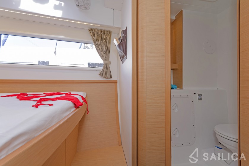 Lagoon 42 - Yacht Charter Sailica