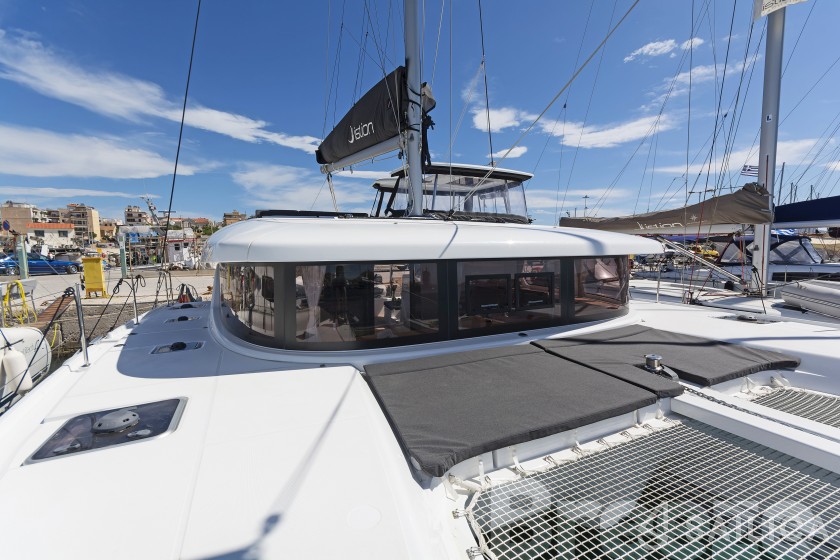 Lagoon 42 - Yacht Charter Sailica