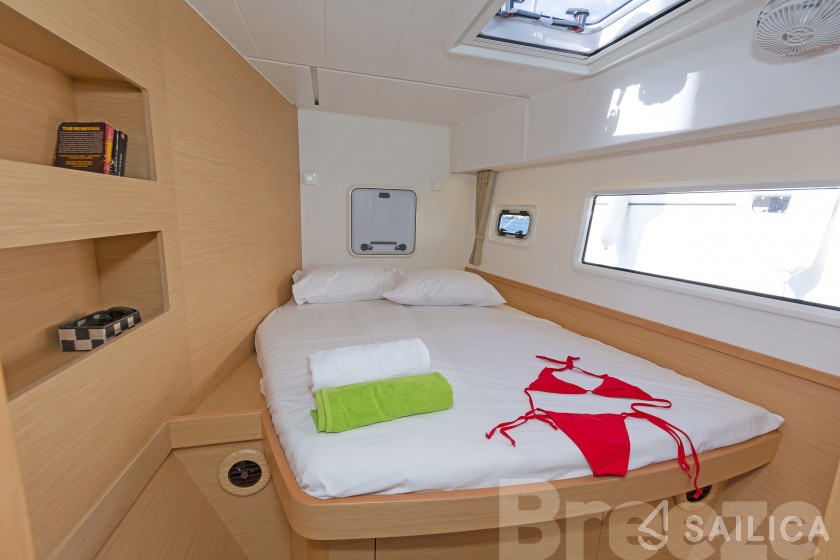 Lagoon 42 - Yacht Charter Sailica