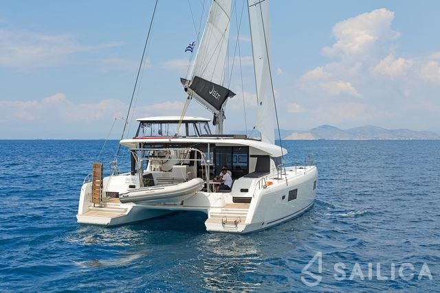 Lagoon 42 - Yacht Charter Sailica
