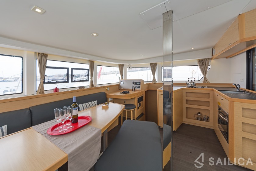 Lagoon 42 - Yacht Charter Sailica