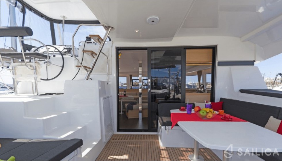 Lagoon 42 - Yacht Charter Sailica