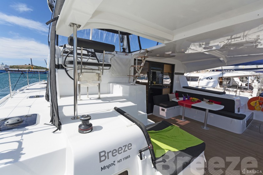 Lagoon 42 - Yacht Charter Sailica