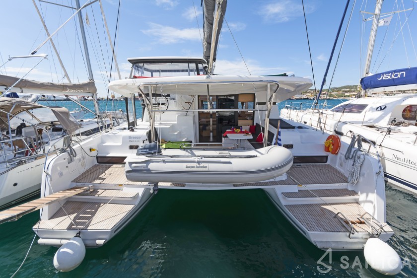 Lagoon 42 - Yacht Charter Sailica