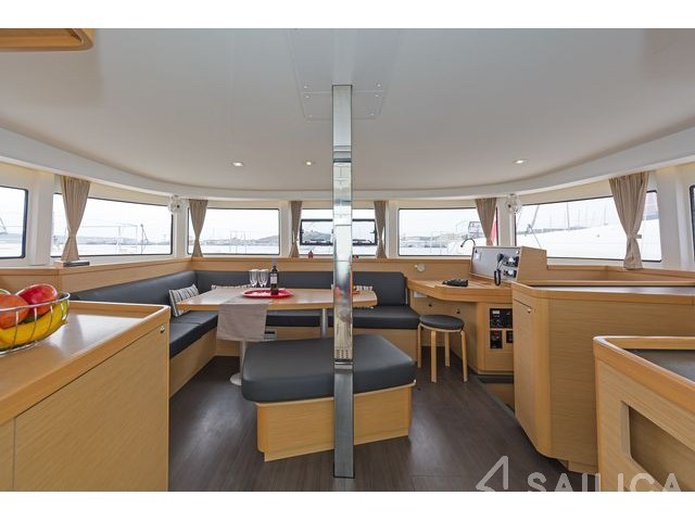 Lagoon 42 - Yacht Charter Sailica
