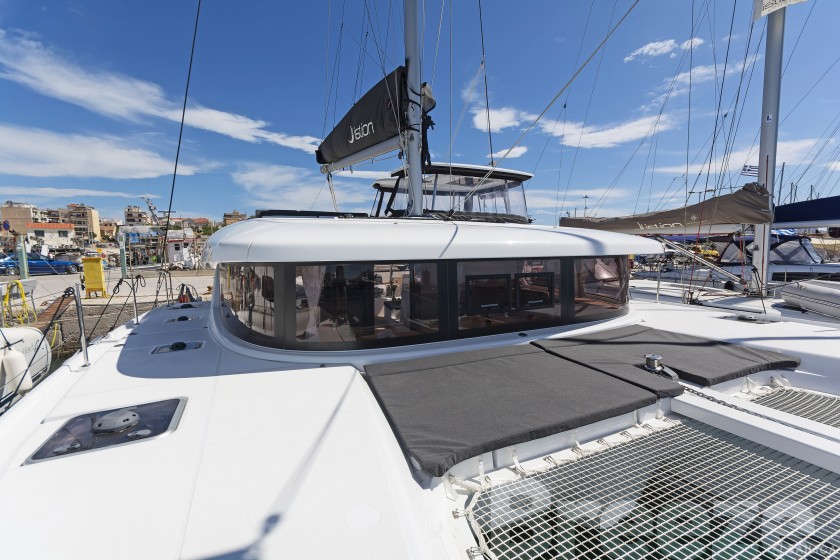 Lagoon 42 - Yacht Charter Sailica