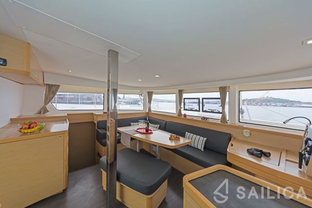 Lagoon 42 - Yacht Charter Sailica
