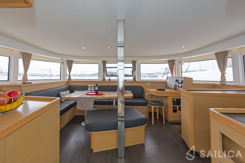 Lagoon 42 - Yacht Charter Sailica