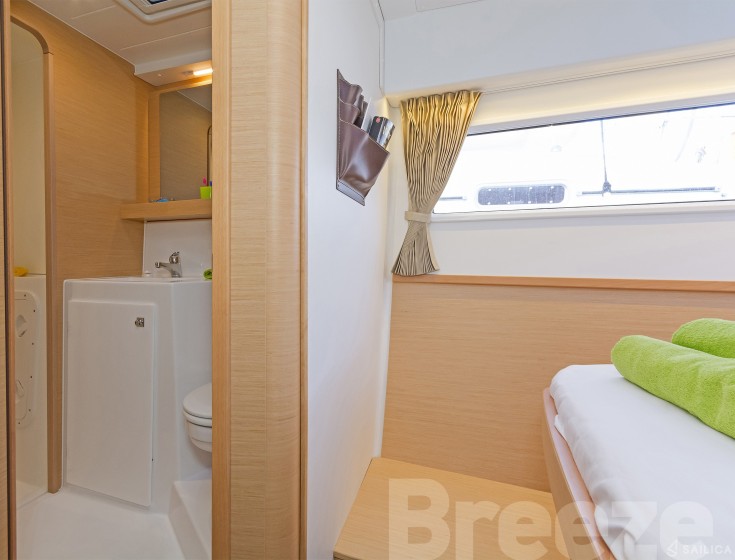 Lagoon 42 - Yacht Charter Sailica