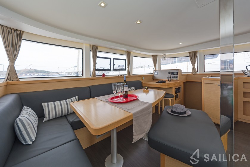 Lagoon 42 - Yacht Charter Sailica