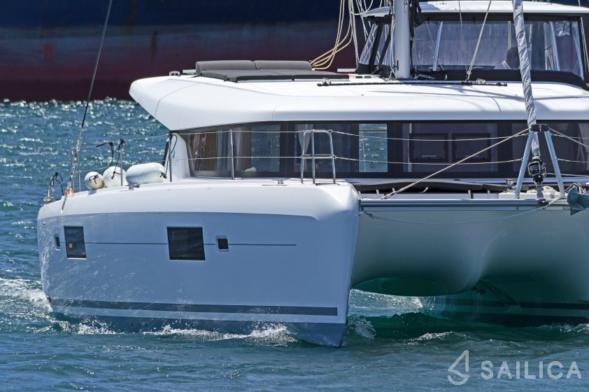 Lagoon 42 - Yacht Charter Sailica