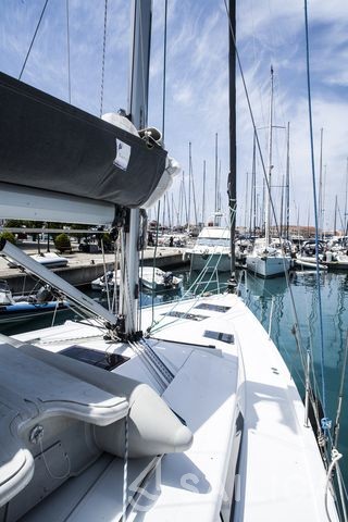 Hanse 415 - Yacht Charter Sailica