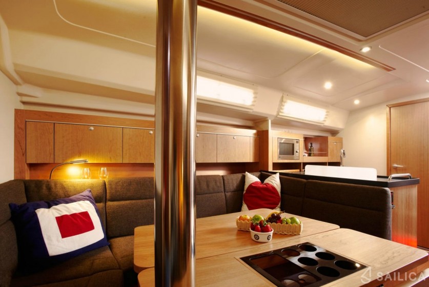 Hanse 415 - Yacht Charter Sailica