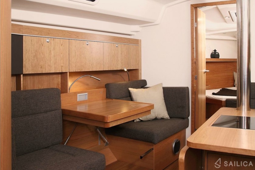 Hanse 415 - Yacht Charter Sailica