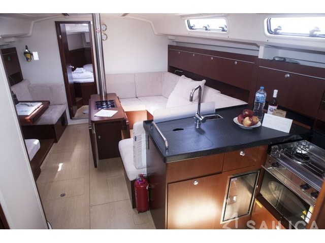 Hanse 415 - Yacht Charter Sailica
