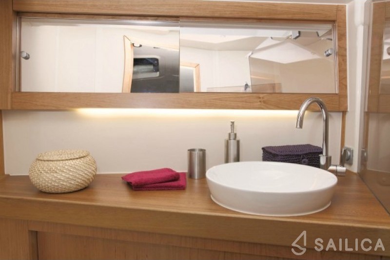 Hanse 415 - Yacht Charter Sailica