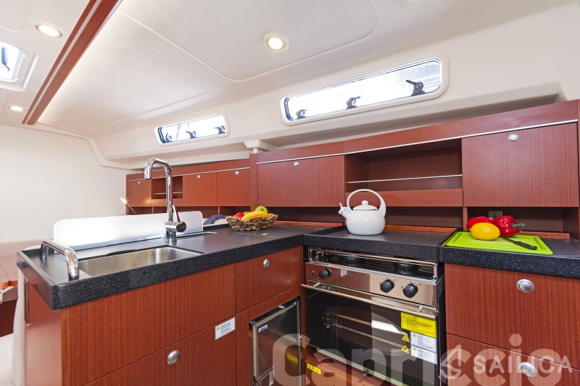 Hanse 385 - Yacht Charter Sailica