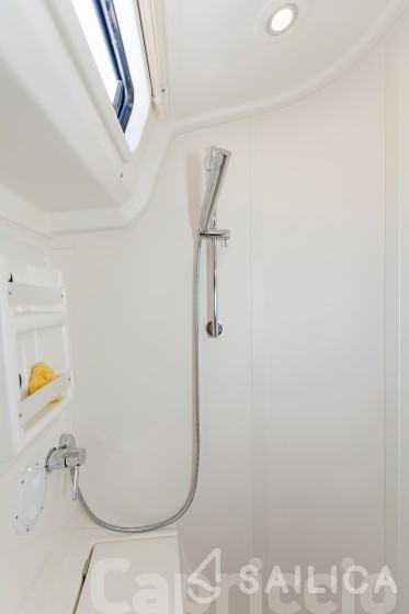 Hanse 385 - Yacht Charter Sailica