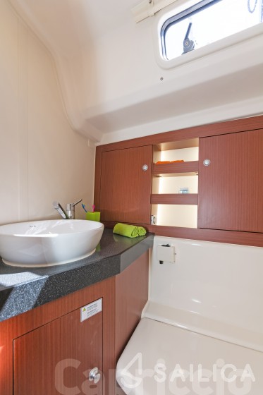 Hanse 385 - Yacht Charter Sailica